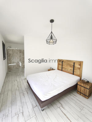 Maison - 230 m² - 7 pièces