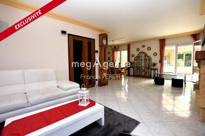 Maison - 182 m² - 8 pièces