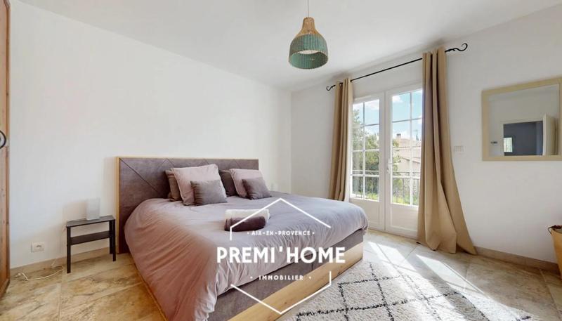 Maison - 260 m² - 7 pièces