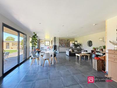 Maison - 168 m² - 7 pièces