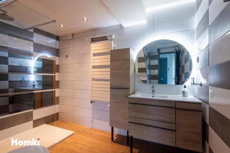 Maison - 180 m² - 7 pièces