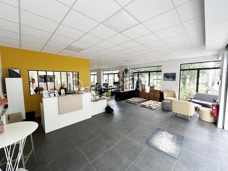 Local commercial - 200 m² - 1 pièce