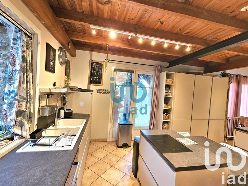 Maison - 240 m² - 8 pièces