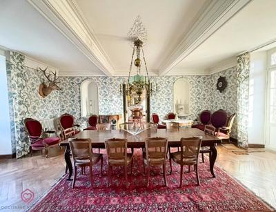 Propriété - 339 m² - 11 pièces