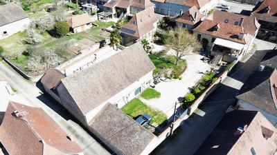 Maison - 230 m² - 11 pièces