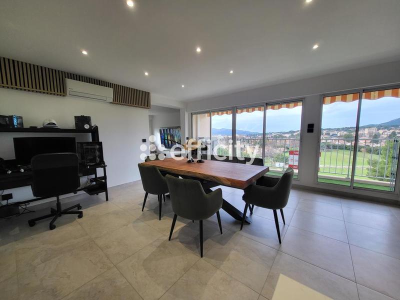 Appartement - 76 m² - 4 pièces