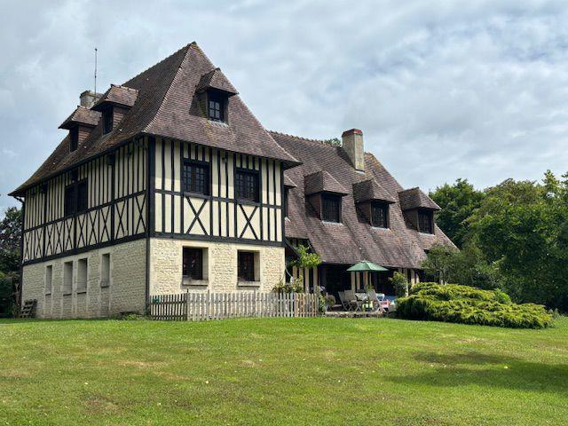 Propriété - 250 m² - 9 pièces