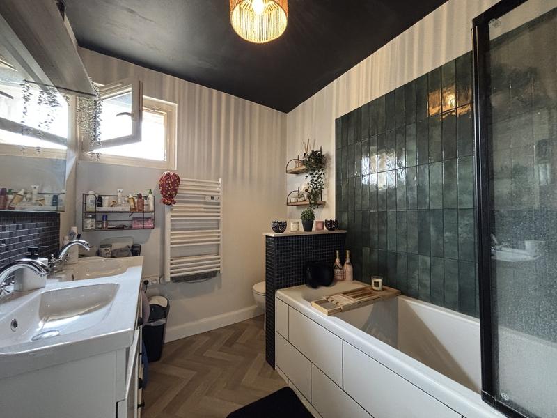 Maison - 180 m² - 5 pièces