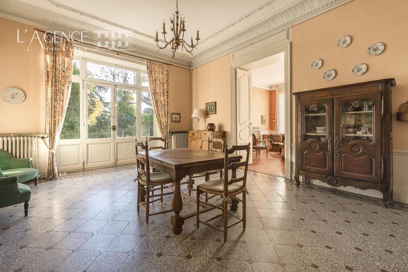 Maison - 229 m² - 8 pièces