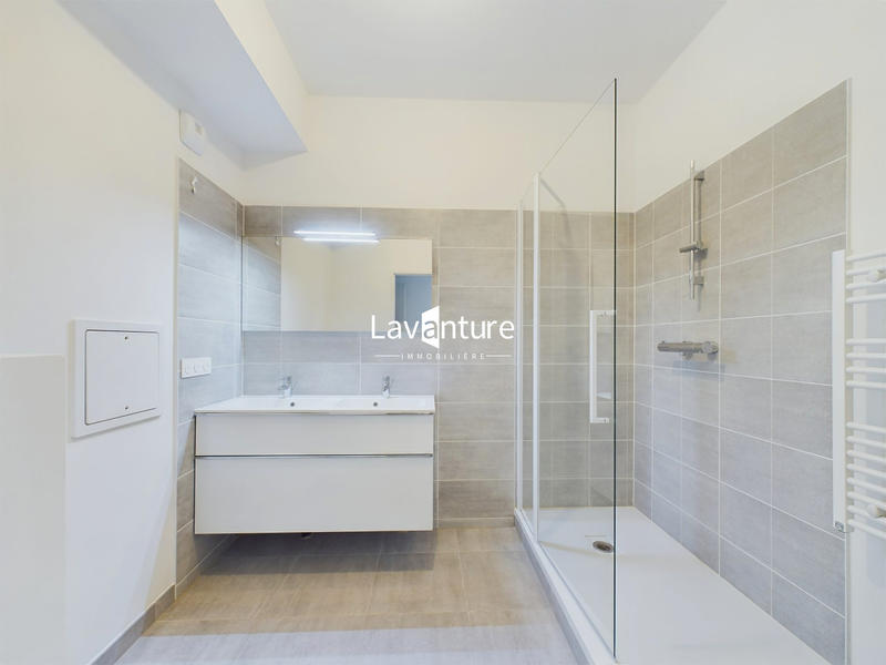 Appartement - 100 m² - 5 pièces