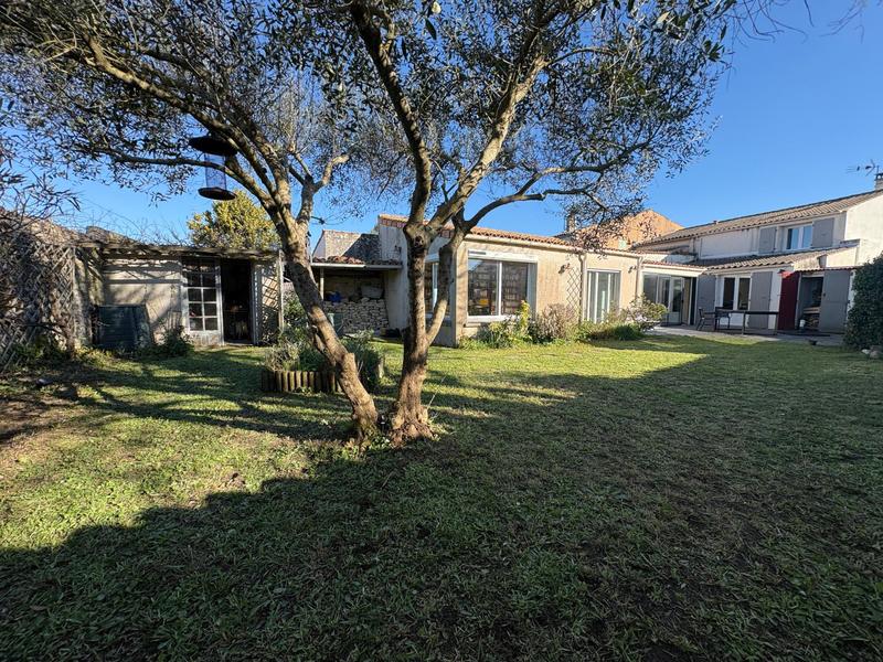 Maison - 180 m² - 6 pièces