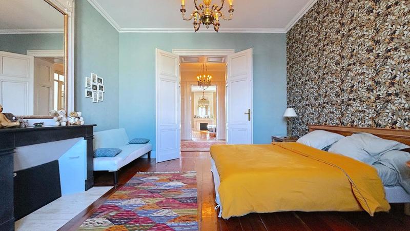 Hôtel particulier - 758 m² - 19 pièces