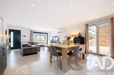 Maison - 90 m² - 5 pièces