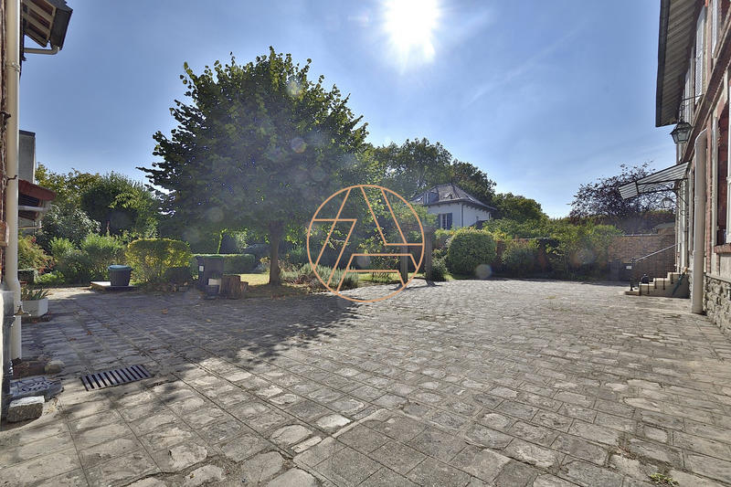 Maison ancienne - 270 m² - 9 pièces