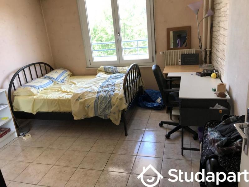 Chambre - 13 m² - 1 pièce