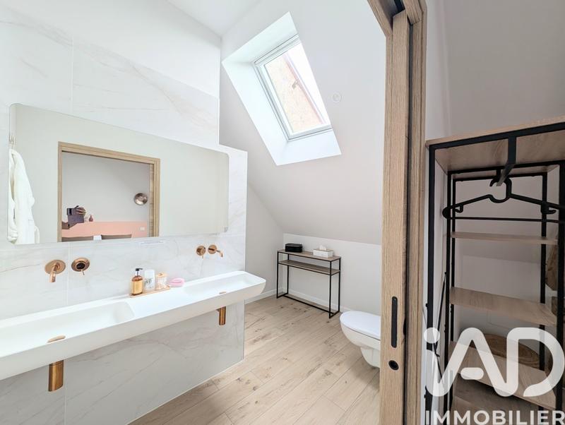 Maison - 370 m² - 6 pièces