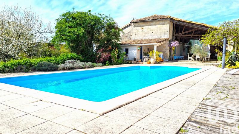 Maison - 305 m² - 9 pièces