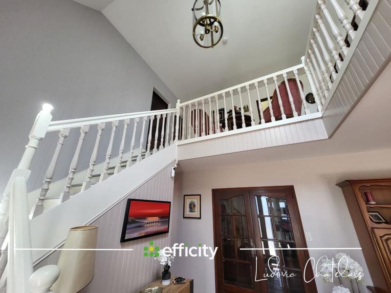 Maison - 210 m² - 9 pièces