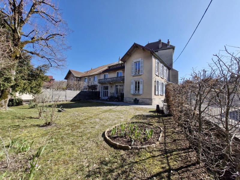 Maison de ville - 200 m² - 8 pièces