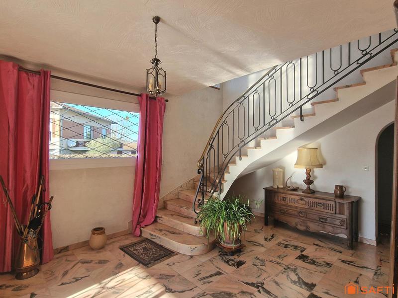 Maison - 223 m² - 7 pièces