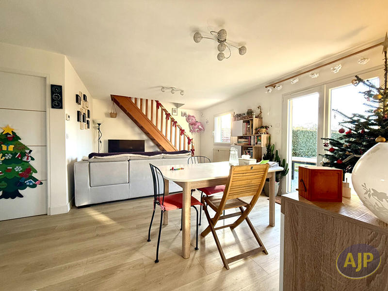 Maison - 104 m² - 6 pièces