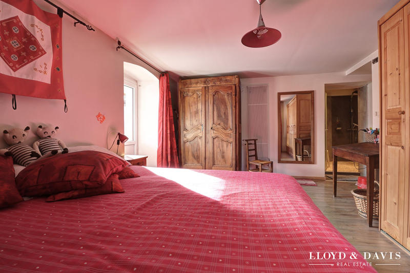 Maison - 194 m² - 8 pièces