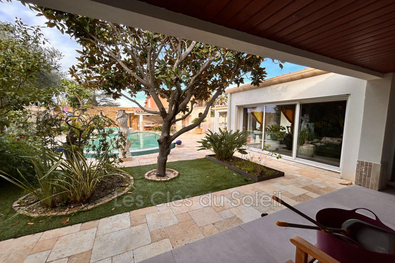 Maison - 227 m² - 8 pièces