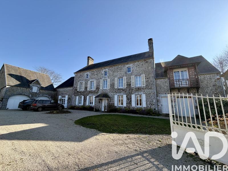 Maison - 260 m² - 11 pièces