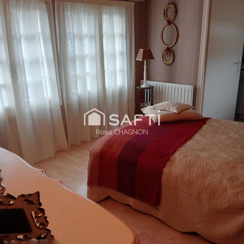 Maison - 220 m² - 7 pièces