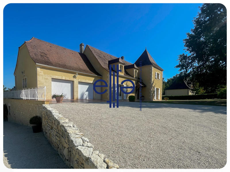 Maison - 190 m² - 6 pièces