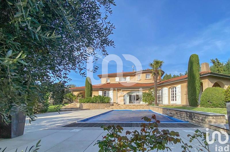 Maison - 284 m² - 6 pièces