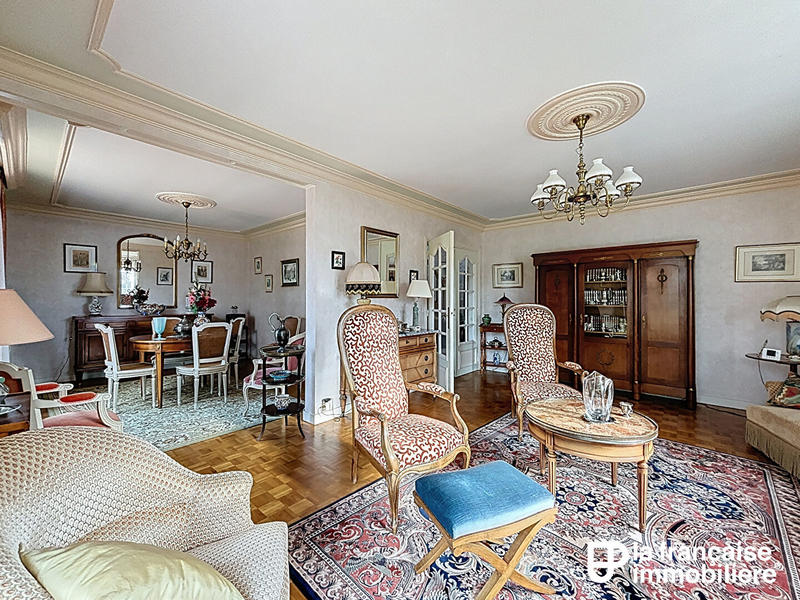 Maison - 166 m² - 8 pièces