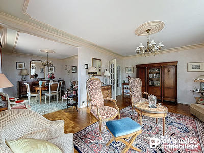 Maison - 166 m² - 8 pièces