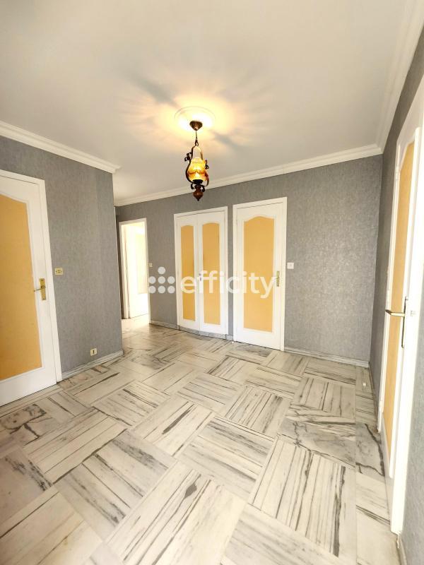 Appartement ancien - 81 m² - 3 pièces