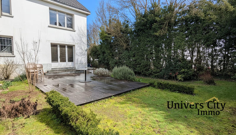 Maison - 284 m² - 11 pièces