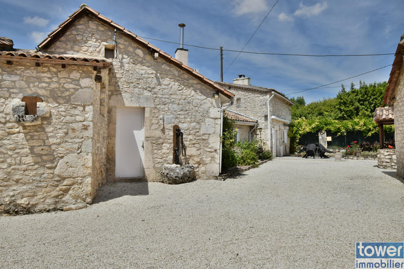 Propriété - 278 m² - 12 pièces