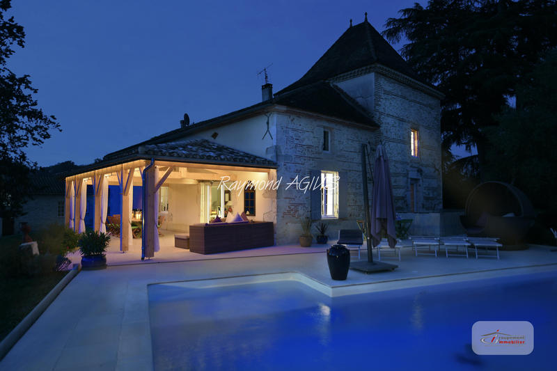 Maison - 515 m² - 16 pièces