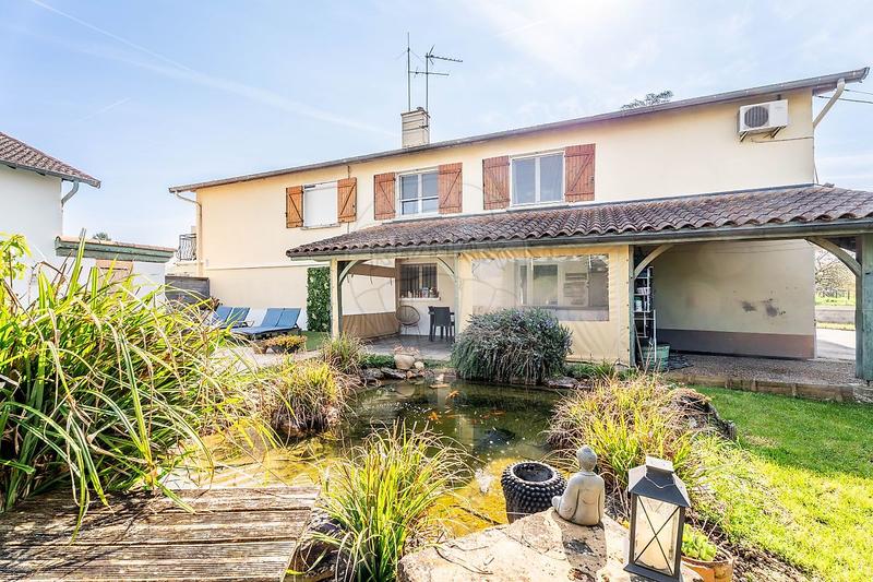 Maison - 178 m² - 8 pièces