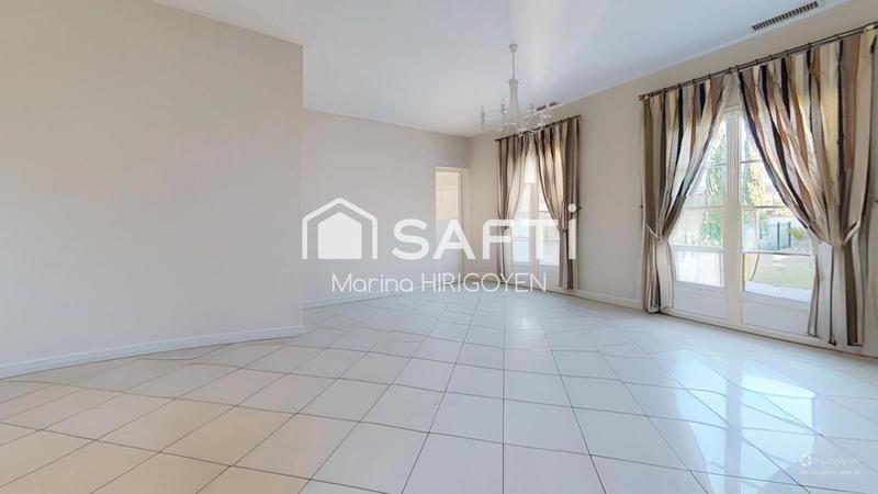 Maison - 215 m² - 6 pièces