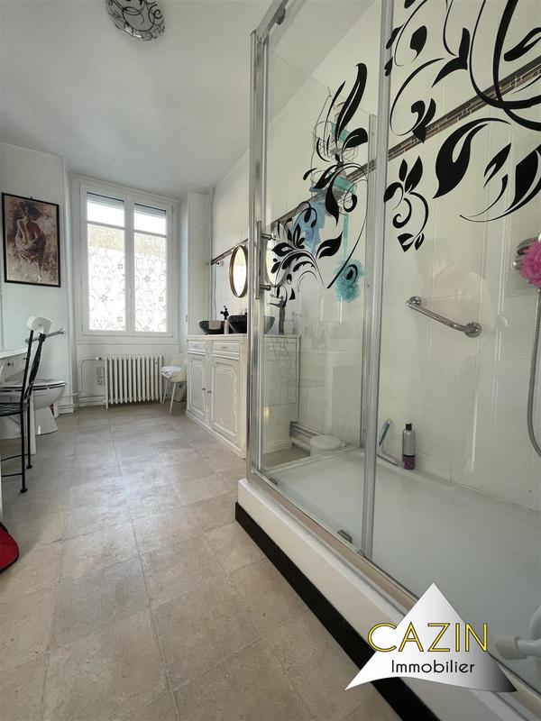 Maison - 198 m² - 7 pièces