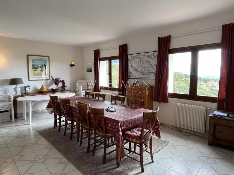 Villa - 260 m² - 7 pièces