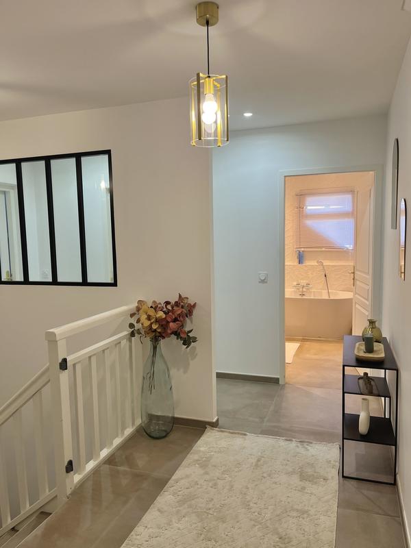 Maison contemporaine - 250 m² - 8 pièces