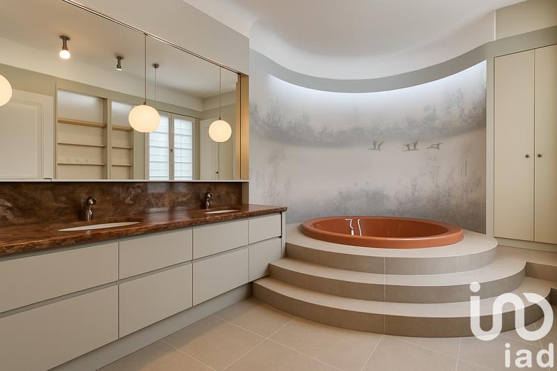 Maison - 315 m² - 12 pièces