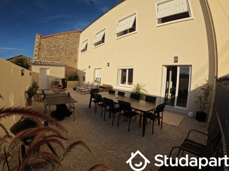 Chambre - 234 m² - 1 pièce