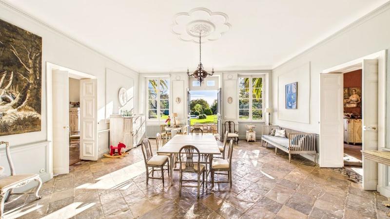 Propriété - 700 m² - 13 pièces