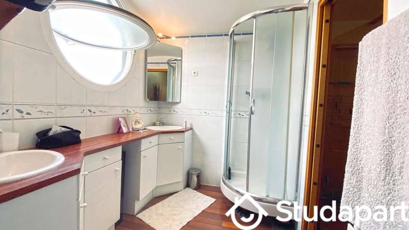 Chambre - 13 m² - 1 pièce