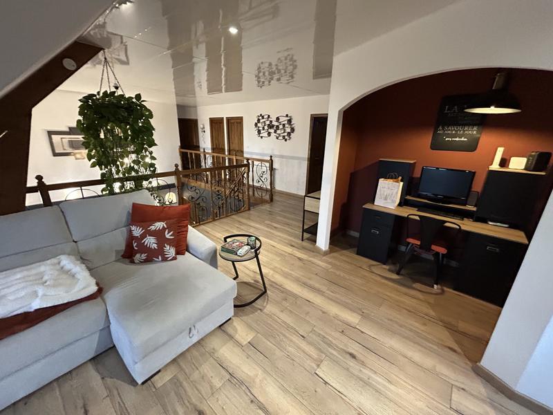 Maison - 180 m² - 7 pièces