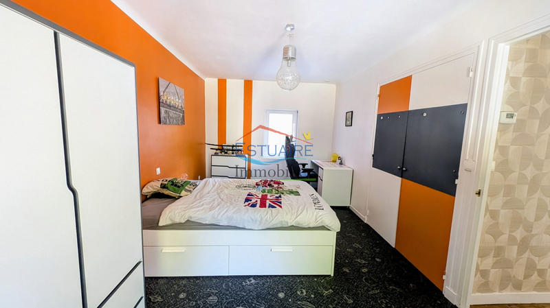 Maison traditionnelle - 207 m² - 6 pièces