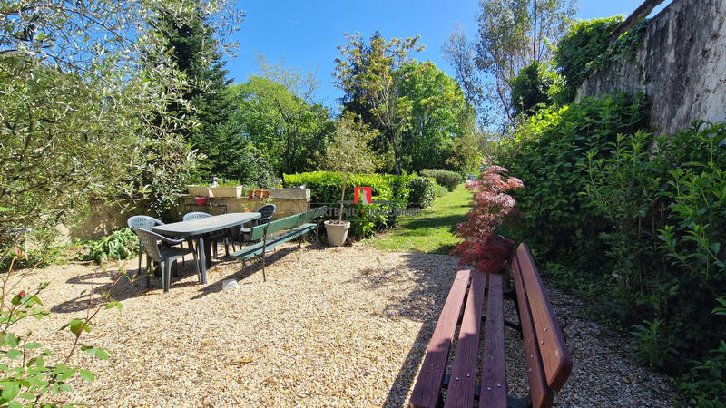 Maison - 354 m² - 10 pièces