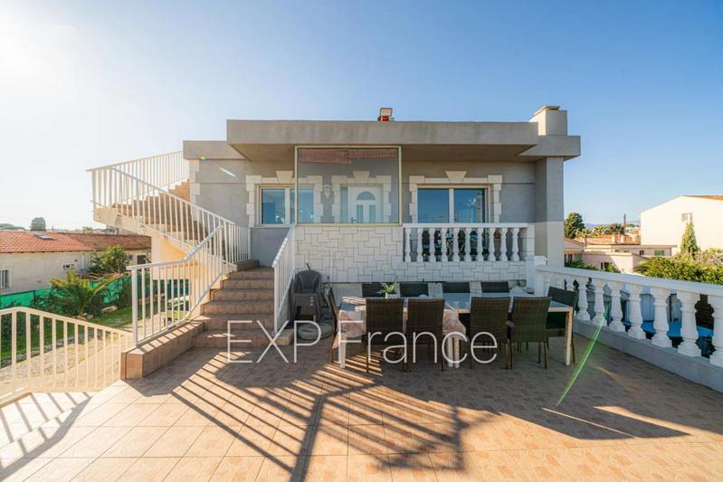 Appartement - 95 m² - 4 pièces